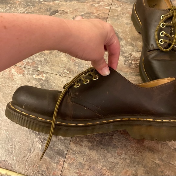 Dr. Martens 10100 Brown Leather 4 Eye Lace-Up
Creeper Oxford - Picture 2 of 8